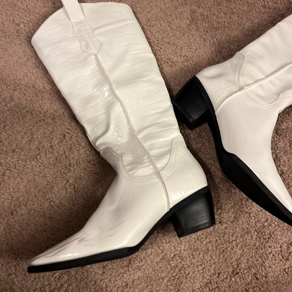 White cowboy boots - Picture 2 of 6